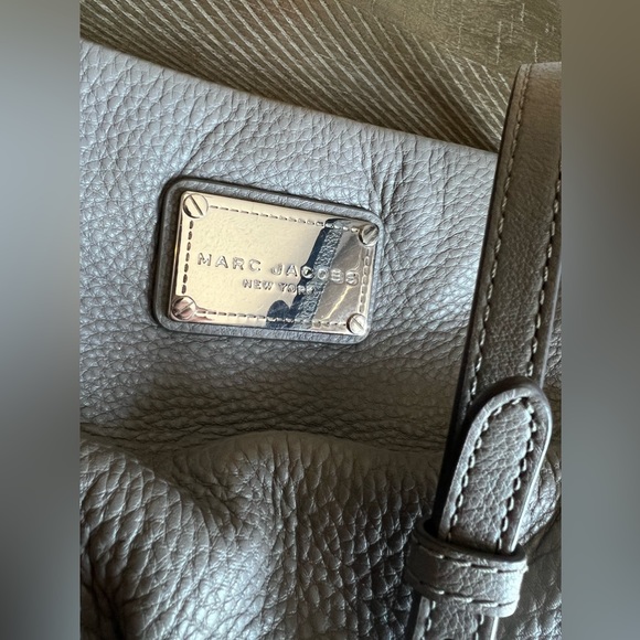 Marc Jacobs Classic Crossbody Pebble Grey - Picture 2 of 5